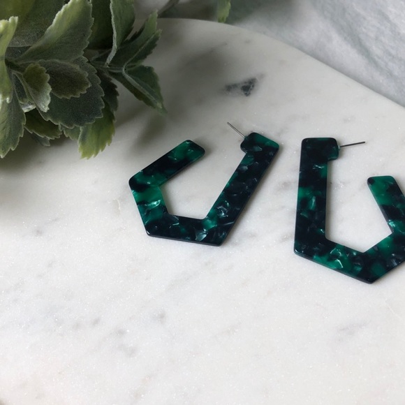 The Evy - Geometric Acrylic Emerald Hoops - Picture 6 of 6